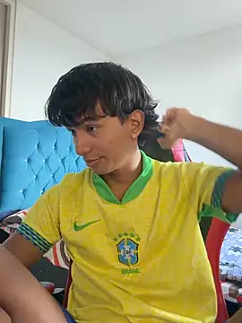 Snapshot of Leonarrrd_01 chatting on December 3, 2025, 4:50 pm Leonarrrd 01 online show from December 3, 2025, 4:50 pm