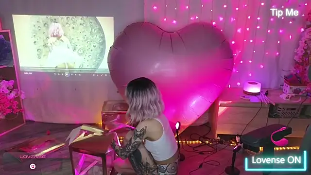 Kerry Kirk online show from February 9, 2026, 11:36 pm