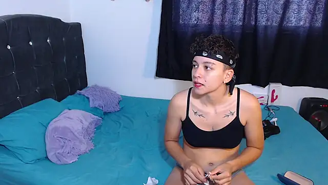 Snapshot of Antonella_Cruz02 chatting on December 21, 2025, 4:30 pm Antonella Cruz02 online show from December 21, 2025, 4:30 pm