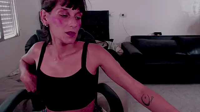 Sofii floyd  online show from October 21, 2025, 6:29 pm