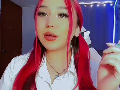 madisonx17 online show from November 19, 2025, 8:20 pm