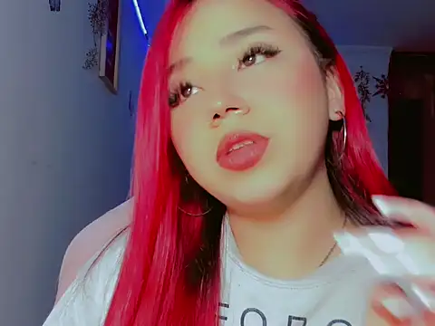 madisonx17 online show from October 21, 2025, 11:15 pm