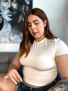 ValerieHilton online show from October 6, 2025, 9:48 pm