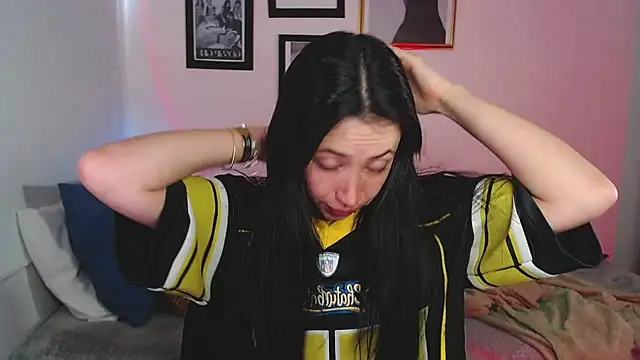 lilyy evanss online show from March 15, 2025, 9:16 pm