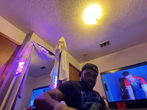 TommyPickless1 online show from November 26, 2025, 12:16 pm