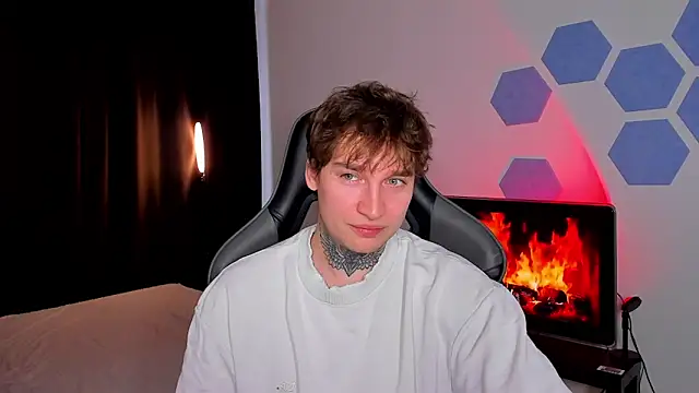 Snapshot of Chris_Tyson chatting on November 24, 2025, 8:36 am Chris Tyson online show from November 24, 2025, 8:36 am