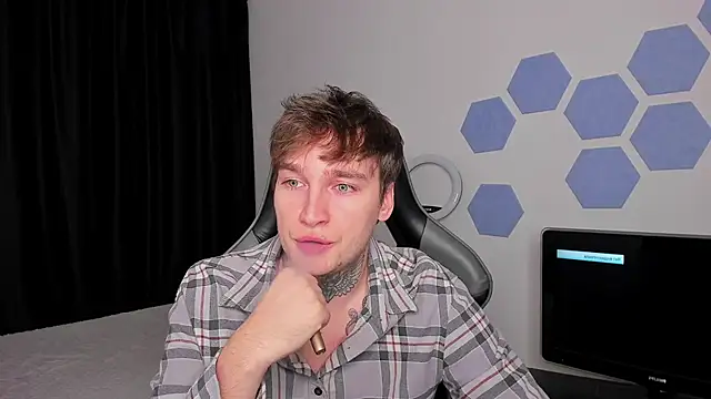 Snapshot of Chris_Tyson chatting on October 18, 2025, 12:34 am Chris Tyson online show from October 18, 2025, 12:34 am