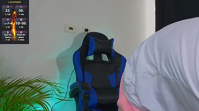 EdwardRoss  online show from November 2, 2025, 8:36 pm