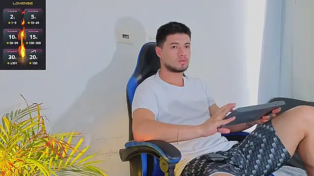 EdwardRoss  online show from March 23, 2026, 7:36 pm