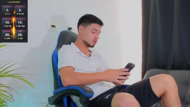 EdwardRoss  online show from November 24, 2025, 7:47 pm