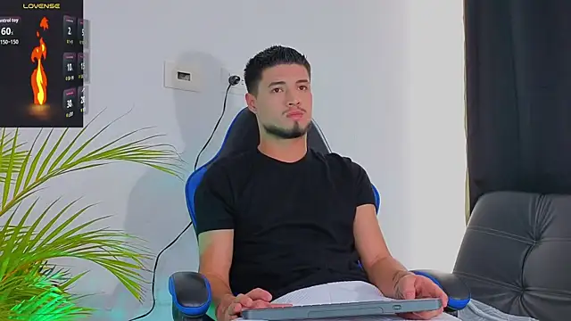 EdwardRoss  online show from November 10, 2025, 7:41 pm