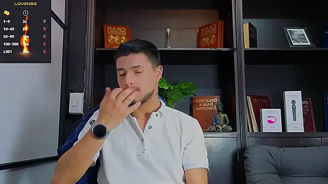 EdwardRoss  online show from September 16, 2025, 9:05 pm