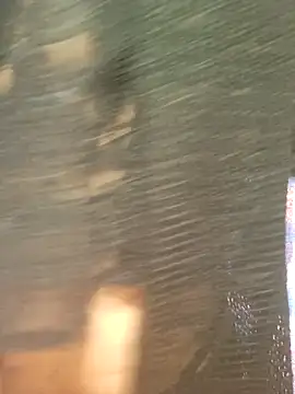 Snapshot of LYZBORNHD chatting on December 2, 2025, 8:32 pm LYZBORNHD online show from December 2, 2025, 8:32 pm