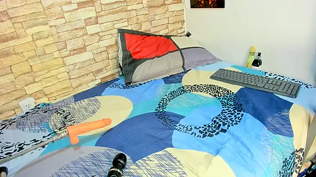 Snapshot of kaiagerbes3 chatting on November 17, 2025, 1:26 pm kaiagerbes3 online show from November 17, 2025, 1:26 pm