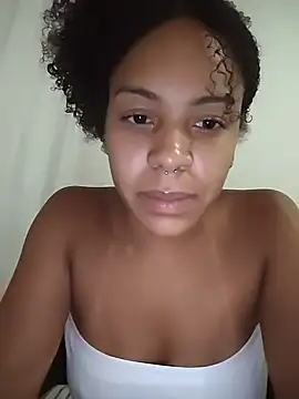 Julia Pretinha online show from February 5, 2026, 1:12 am