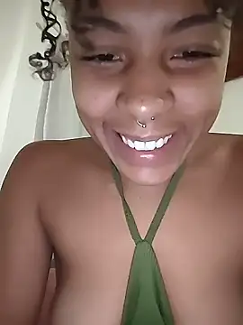 Julia Pretinha online show from November 24, 2025, 12:16 pm