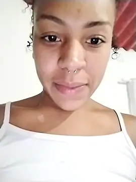 Julia Pretinha online show from December 5, 2024, 12:28 pm