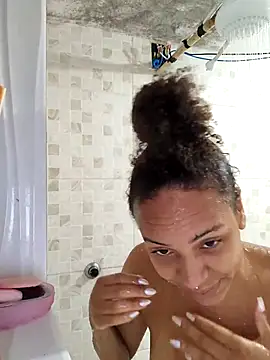 Julia Pretinha online show from February 15, 2026, 9:58 pm