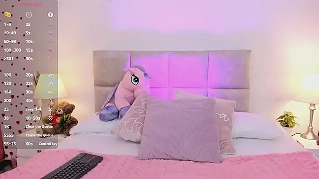ElliPeaches online show from March 18, 2025, 7:44 pm