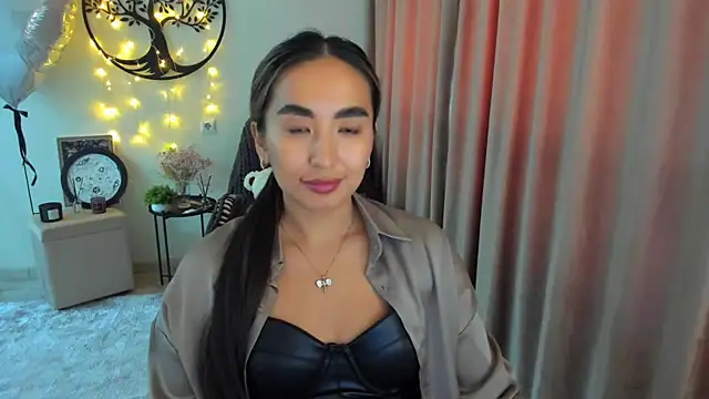 worldofkim online show from May 2, 2026, 7:35 am