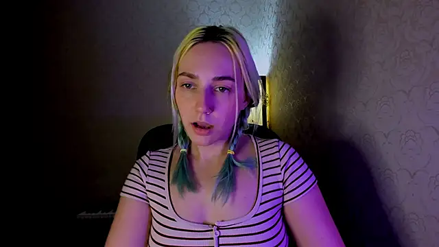Snapshot of coraline_meow chatting on December 5, 2024, 4:28 pm coraline meow online show from December 5, 2024, 4:28 pm