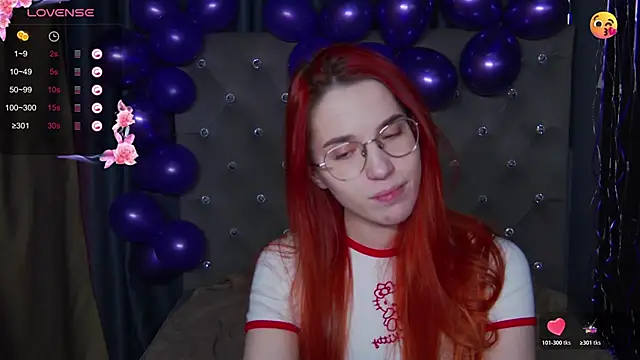 EmilyKents online show from November 6, 2025, 1:53 am