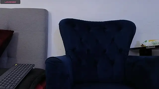 alissonandamy online show from April 4, 2026, 8:26 pm