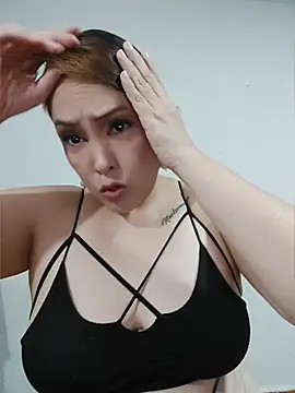 Snapshot of Miss_Agatha chatting on April 10, 2026, 10:39 pm Miss Agatha online show from April 10, 2026, 10:39 pm