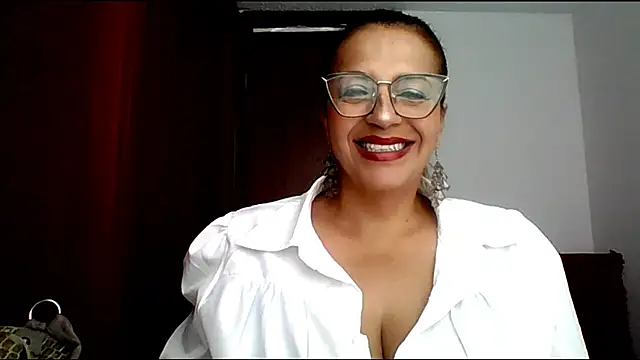 RossanaLionheart online show from May 18, 2026, 1:05 pm