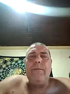 bobosse83 online show from September 12, 2025, 7:24 pm