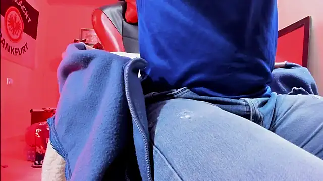 AlejoKhalifa  online show from February 6, 2026, 10:50 pm