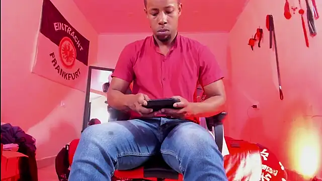 AlejoKhalifa  online show from January 7, 2026, 9:14 am