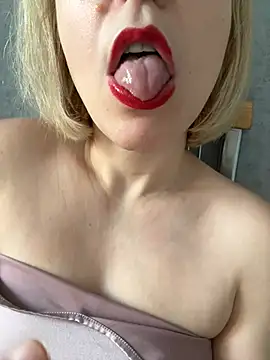 Yourdirtybitch online show from January 11, 2025, 8:22 am