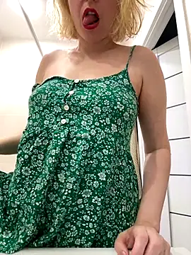 Snapshot of Yourdirtybitch chatting on October 21, 2025, 7:41 am Yourdirtybitch online show from October 21, 2025, 7:41 am