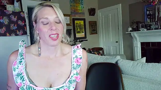 Glamazonx online show from April 26, 2026, 11:02 pm