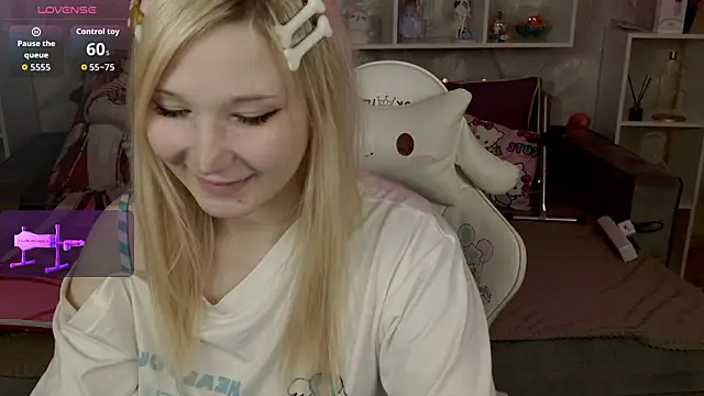 Snapshot of MeowkaKitty chatting on February 23, 2026, 2:02 am MeowkaKitty online show from February 23, 2026, 2:02 am