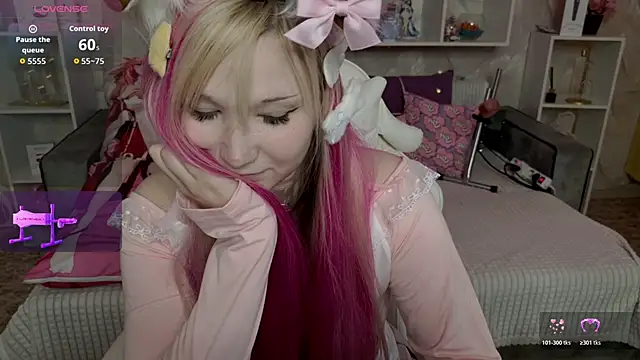 MeowkaKitty online show from April 5, 2026, 2:18 am