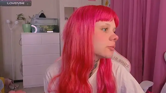 Britney Lynch online show from November 25, 2025, 7:36 pm