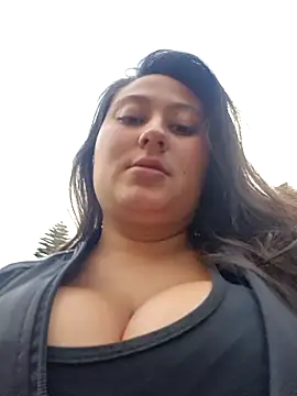 Celeem  online show from November 18, 2025, 10:13 pm