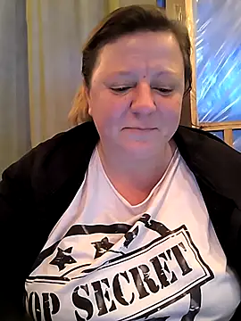 Snapshot of jusichka chatting on April 17, 2026, 5:05 pm jusichka online show from April 17, 2026, 5:05 pm