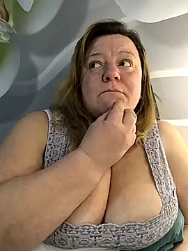 jusichka online show from October 29, 2025, 5:34 pm