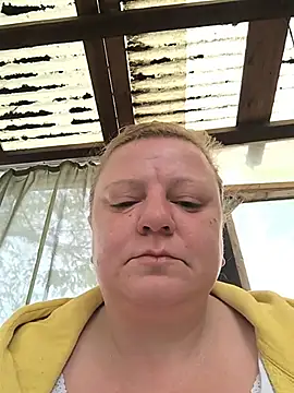 Snapshot of jusichka chatting on May 19, 2026, 5:25 am jusichka online show from May 19, 2026, 5:25 am
