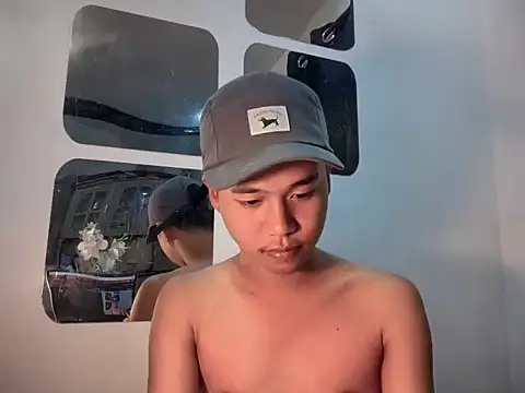 Snapshot of Asiantwink21 chatting on October 29, 2025, 3:55 pm Asiantwink21 online show from October 29, 2025, 3:55 pm