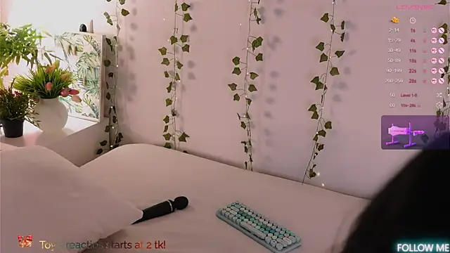 Snapshot of CarlyMilton chatting on February 25, 2026, 9:47 pm CarlyMilton online show from February 25, 2026, 9:47 pm