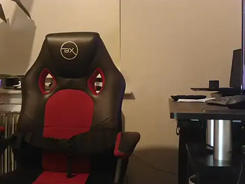 Snapshot of samson2012 chatting on October 28, 2025, 8:30 pm samson2012 online show from October 28, 2025, 8:30 pm