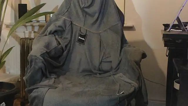 Snapshot of samson2012 chatting on November 25, 2025, 9:15 pm samson2012 online show from November 25, 2025, 9:15 pm