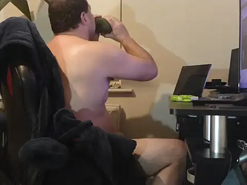 Snapshot of samson2012 chatting on October 26, 2025, 8:31 pm samson2012 online show from October 26, 2025, 8:31 pm