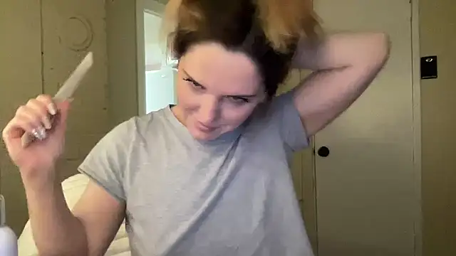 Snapshot of sexylilly69 chatting on June 11, 2026, 2:44 am sexylilly69 online show from June 11, 2026, 2:44 am