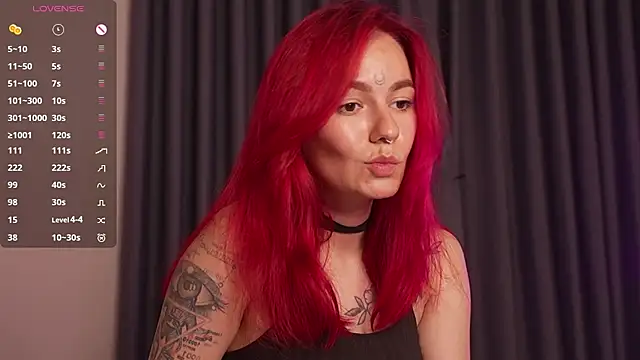 Snapshot of girl_with_snaketatto0 chatting on February 19, 2026, 2:52 am girl with snaketatto0 online show from February 19, 2026, 2:52 am