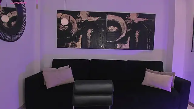 EloisaOlivero online show from November 6, 2025, 7:51 pm